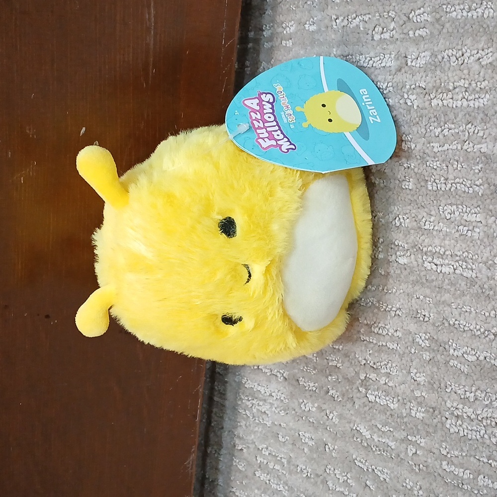 NWT Zarina the slug FuzzAmallow